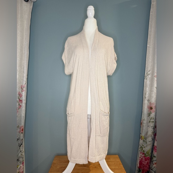 Barefoot Dreams Sweaters - Barefoot Dreams Short-Sleeve Cozy Cream Cardigan